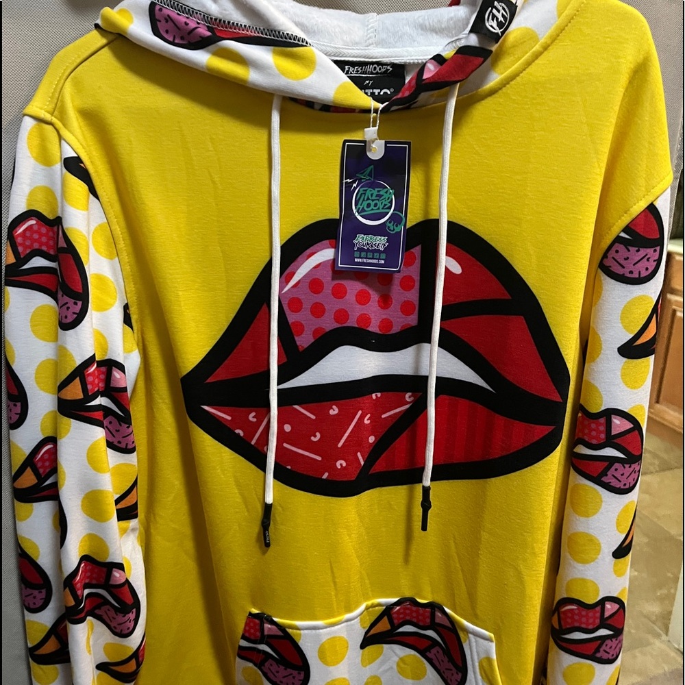 ADULT SWEATER Hoodie Small- NEW-